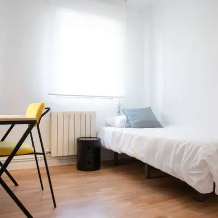 Image 6 - Calle de Ramón Serrano, 17, 28025 Madrid, Spain - Apartment for rent