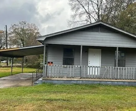 Rent this 3 bed house on 1052 Queensburg Ave in Laurel, Mississippi