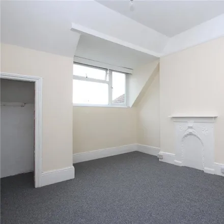 Image 6 - Worthing News, 25 Rowlands Road, Worthing, BN11 3JJ, United Kingdom - Apartment for rent
