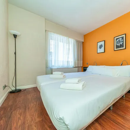 Image 4 - Calle de Mauricio Legendre, 16, 28036 Madrid, Spain - Apartment for rent