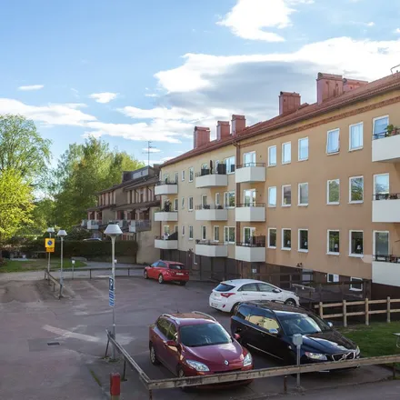 Rent this 3 bed apartment on Brogatan 6 in 654 55 Karlstad, Sweden