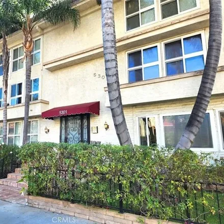 Rent this 2 bed condo on 5291 Yarmouth Avenue in Los Angeles, CA 91316