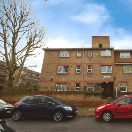 Buy this 2 bed apartment on Clifton Way in London, SE15 2GA