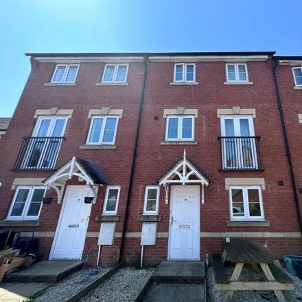 Rent this 1 bed townhouse on 6 Potterswood Close in Kingswood, BS15 8DB