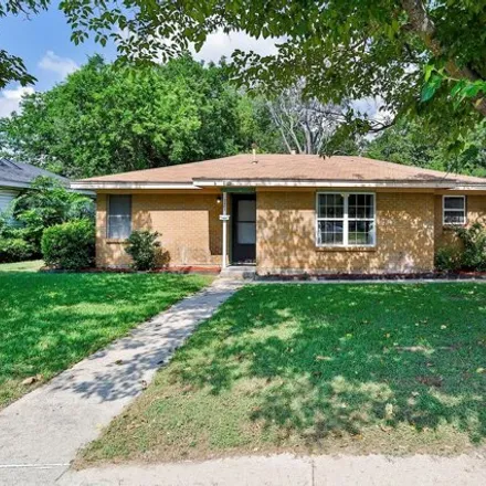 Buy this 3 bed house on 321 Western Ave in Saginaw, Texas