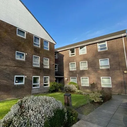 Rent this 2 bed apartment on Greengates in Priory Lane, Macclesfield