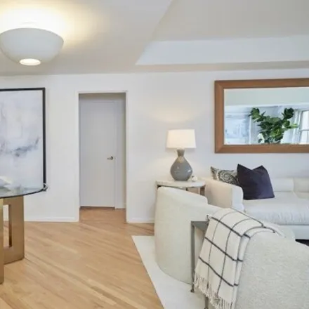 Image 3 - 11 East 86th Street, New York, NY 10028, USA - Apartment for sale