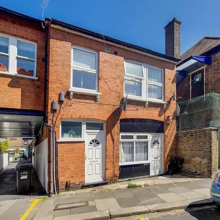 Rent this 1 bed apartment on Hughes Close in London, N12 8DF