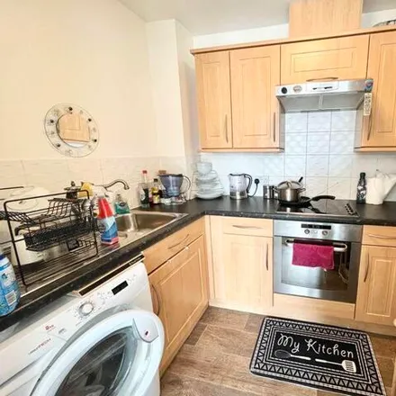 Image 3 - Anchor Drive, Tividale, DY4 7RD, United Kingdom - Apartment for sale