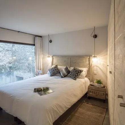 Rent this 2 bed apartment on 13210 Saint-Rémy-de-Provence