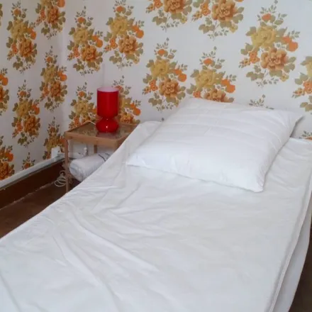 Rent this 5 bed house on 48330 Saint-Étienne-Vallée-Française