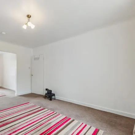 Image 4 - 223 Southbrae Drive, Glasgow, G13 1TU, United Kingdom - Duplex for rent