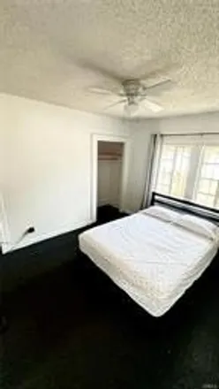 Image 3 - 349 East 84th Street, Los Angeles, CA 90003, USA - House for sale