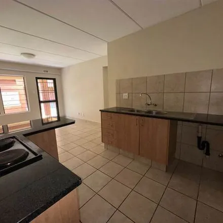 Image 4 - unnamed road, Shere, Gauteng, 0050, South Africa - Apartment for rent