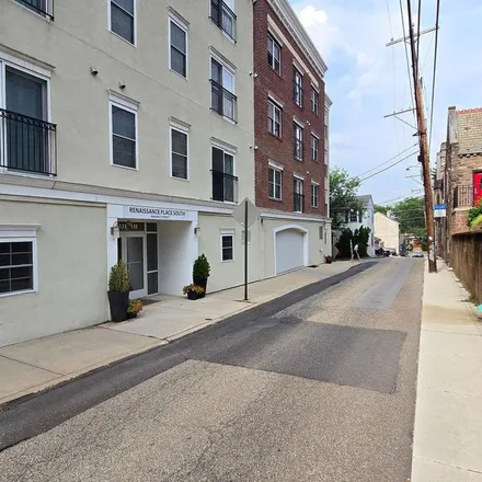 Image 8 - Renaissance East residents parking, Church Avenue, Phoenixville, PA 19460, USA - Apartment for rent