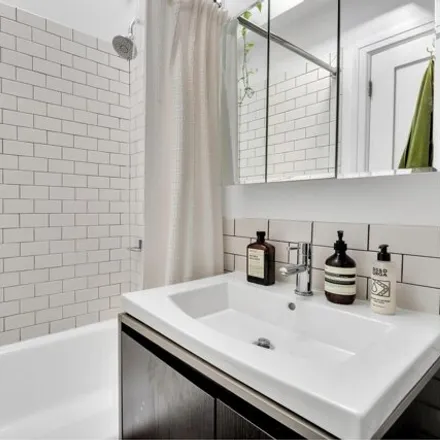 Image 6 - 485 West 22nd Street, New York, NY 10011, USA - Townhouse for sale