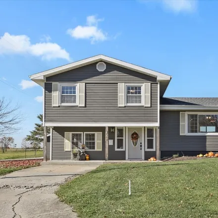 Buy this 4 bed house on 450 John Street in Paxton, IL 60957