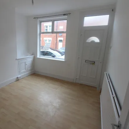 Image 2 - Diseworth Street, Leicester, LE2 0DB, United Kingdom - Townhouse for rent