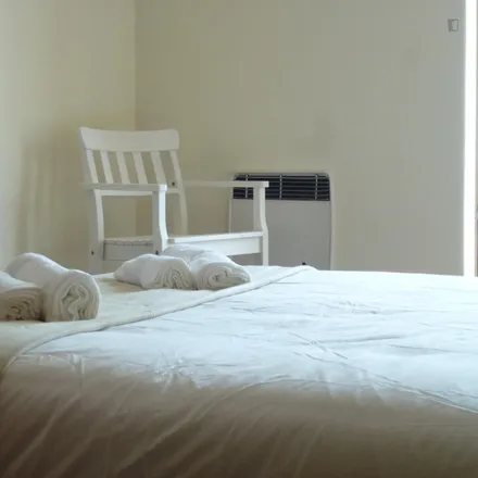 Rent this 7 bed room on Dance Spot in Rua Marquês de Fronteira 76A, 1070-294 Lisbon