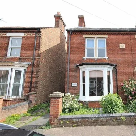 Buy this 6 bed duplex on Silverdale Street in Kempston, MK42 8BB