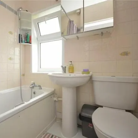 Image 7 - Cardinal Square, Churwell, LS11 8HS, United Kingdom - Townhouse for sale