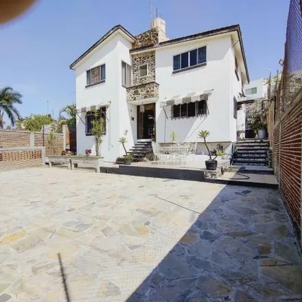 Buy this 4 bed house on Calle Ezequiel Padilla Norte in Burgos Bugambilias, 62760 Tres de Mayo