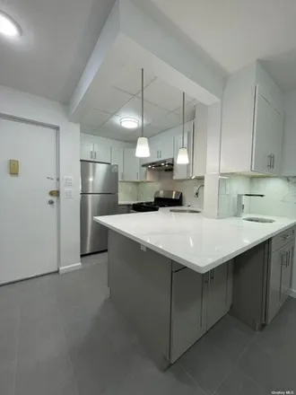 Image 3 - 133-37 41st Road, New York, NY 11355, USA - House for rent