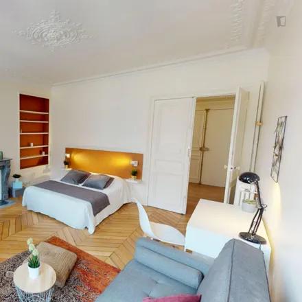 Image 2 - 17 Rue Saint-Dominique, 75007 Paris, France - Room for rent