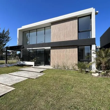 Buy this 3 bed house on Conscripto Bernardi 1816 in Adrogué, Argentina