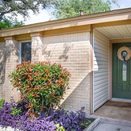 Image 2 - 10906 Tall Oak Trail, Austin, TX 78750, USA - House for sale