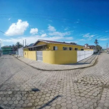 Rent this 6 bed house on Rua José B. Morgado in Praia Grande, Ubatuba - SP