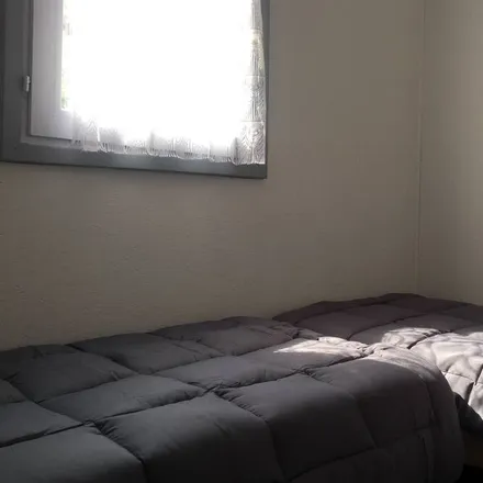 Rent this 2 bed house on 07110 Montréal