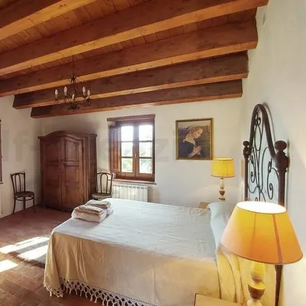 Rent this 5 bed house on Tana delle gracchie di Sassorosso in Via Pianello, 55033 Villa Collemandina LU
