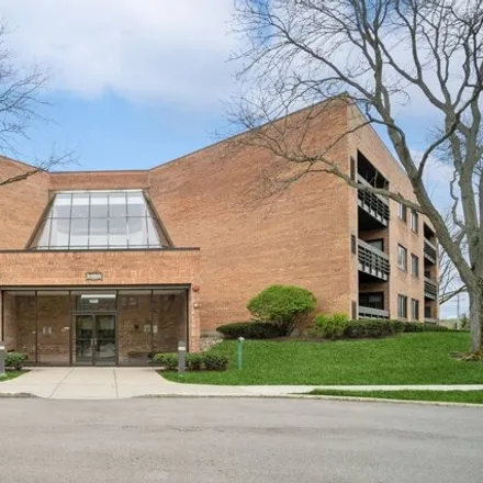 Buy this 2 bed condo on Waukegan & Shermer in Waukegan Road, Fair Meadows