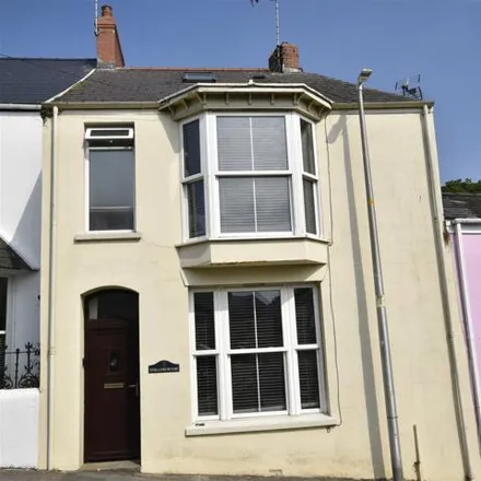 Buy this 3 bed townhouse on Trafalgar Road in Tenby, SA70 7DW