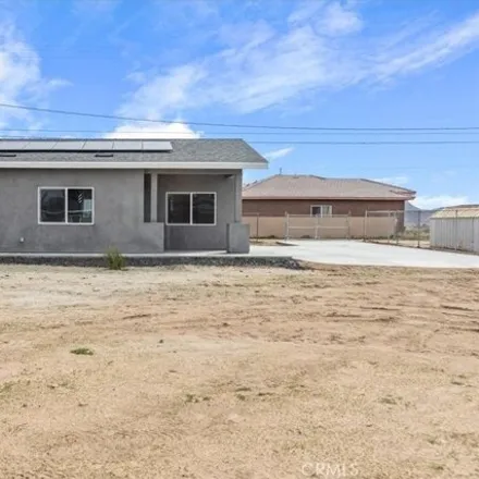 Rent this 3 bed house on 14133 Quinnault Road in Apple Valley, CA 92307