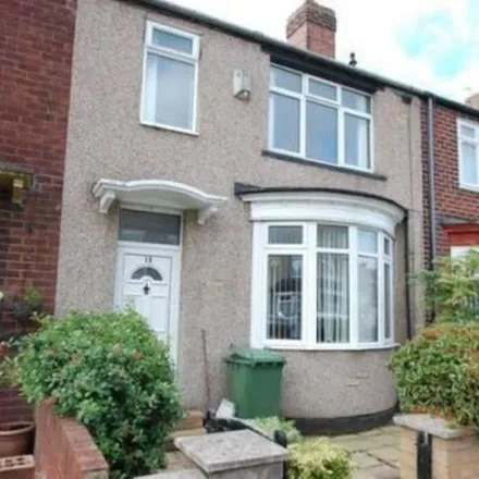 Rent this 3 bed townhouse on St. Paul's Road in Thornaby-on-Tees, TS17 6HZ