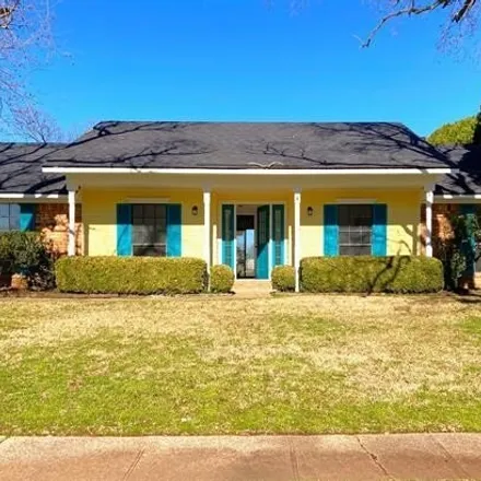 Buy this 3 bed house on 5411 Bayou Drive in Golden Meadows, Bossier City