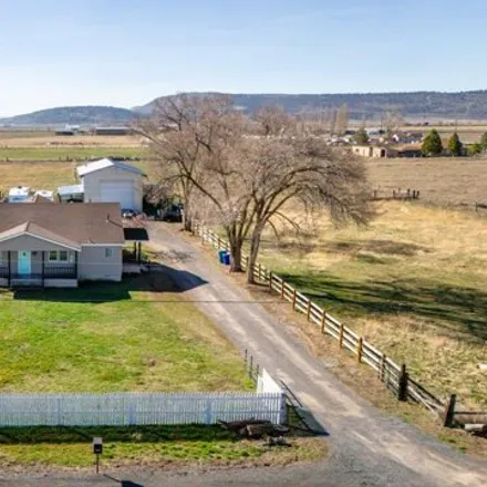 Buy this 4 bed house on 7610 Dehlinger Lane in Klamath County, OR 97603