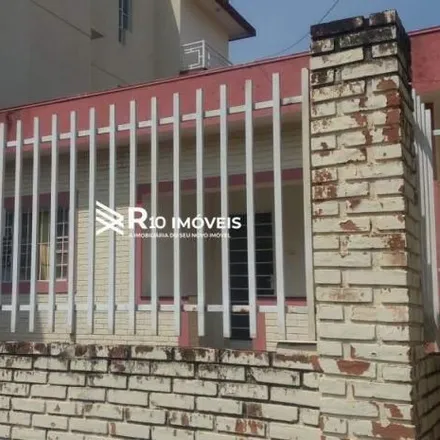 Rent this 2 bed house on Rua Nordau Gonçalves de Melo in Segismundo Pereira, Uberlândia - MG