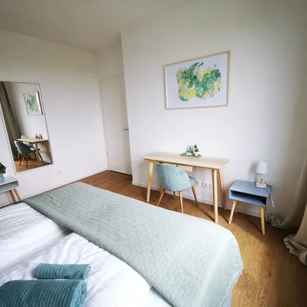Rent this 4 bed apartment on Helene-Jacobs-Straße 20 in 14199 Berlin, Germany