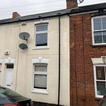 Buy this 2 bed townhouse on Sharp Street in Hull, HU5 2AB