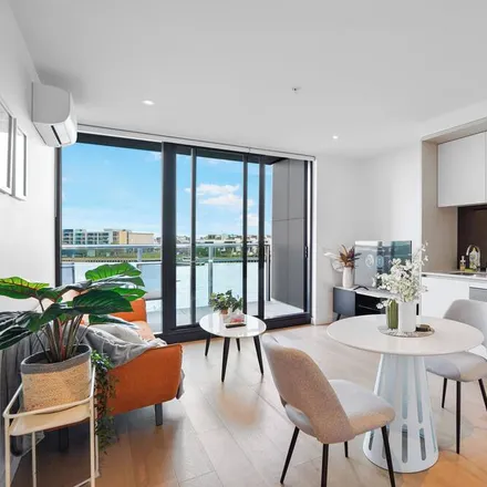 Rent this 1 bed apartment on Docklands VIC 3008