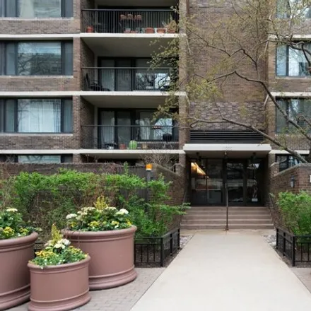 Rent this 1 bed condo on 1555 North Sandburg Terrace in Chicago, IL 60610