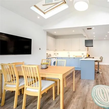 Image 3 - Station House, Spencer Road, Strand-on-the-Green, London, W4 3SL, United Kingdom - Duplex for sale