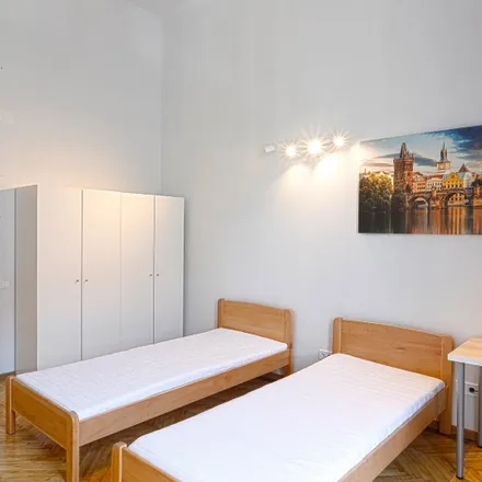 Rent this 2 bed room on ELTE GTK P épület & Szlovák Idengenforgalmi Hivatal in Budapest, Rákóczi út 15