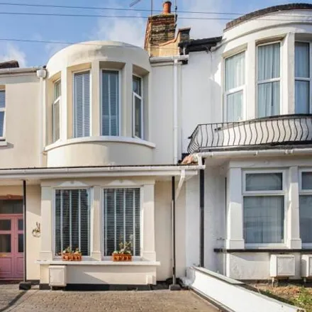 Buy this 4 bed townhouse on Manilla Road in Southend-on-Sea, SS1 2TS