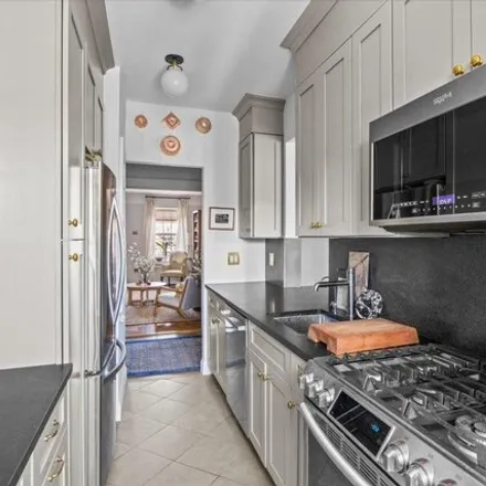 Image 7 - 521 West 238th Street, New York, NY 10463, USA - Apartment for sale