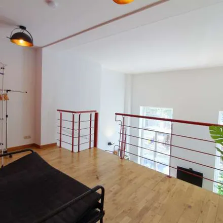 Rent this 4 bed apartment on Rue de la Caserne - Kazernestraat 47 in 1000 Brussels, Belgium