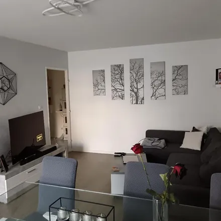 Rent this 2 bed apartment on 14 Avenue Aristide Briand in 21000 Dijon, France